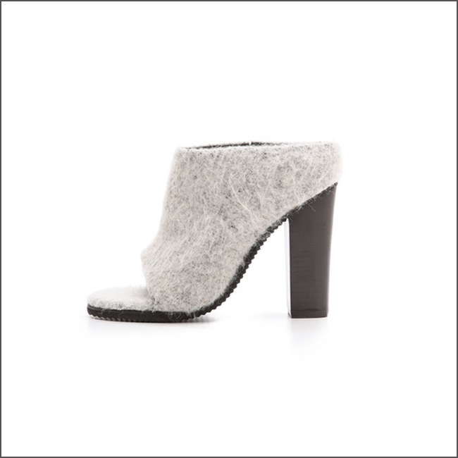 OBSESSED / fluffy mules