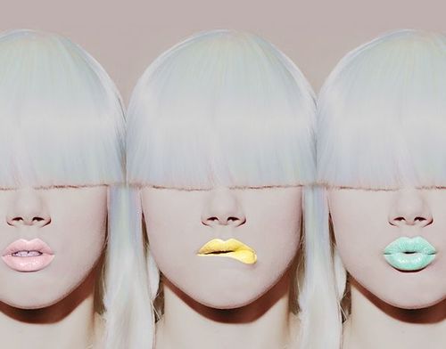MOMENT OF / pastel lips