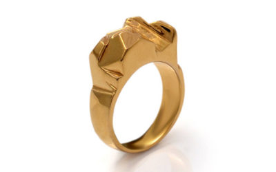 WEDDING / 18 Carat Gold FACETED RING